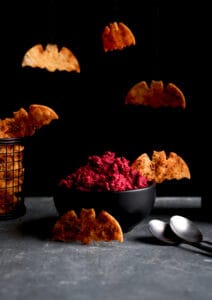 BAT CRACKERS WITH ROASTED BEETROOT AND APPLE DIP